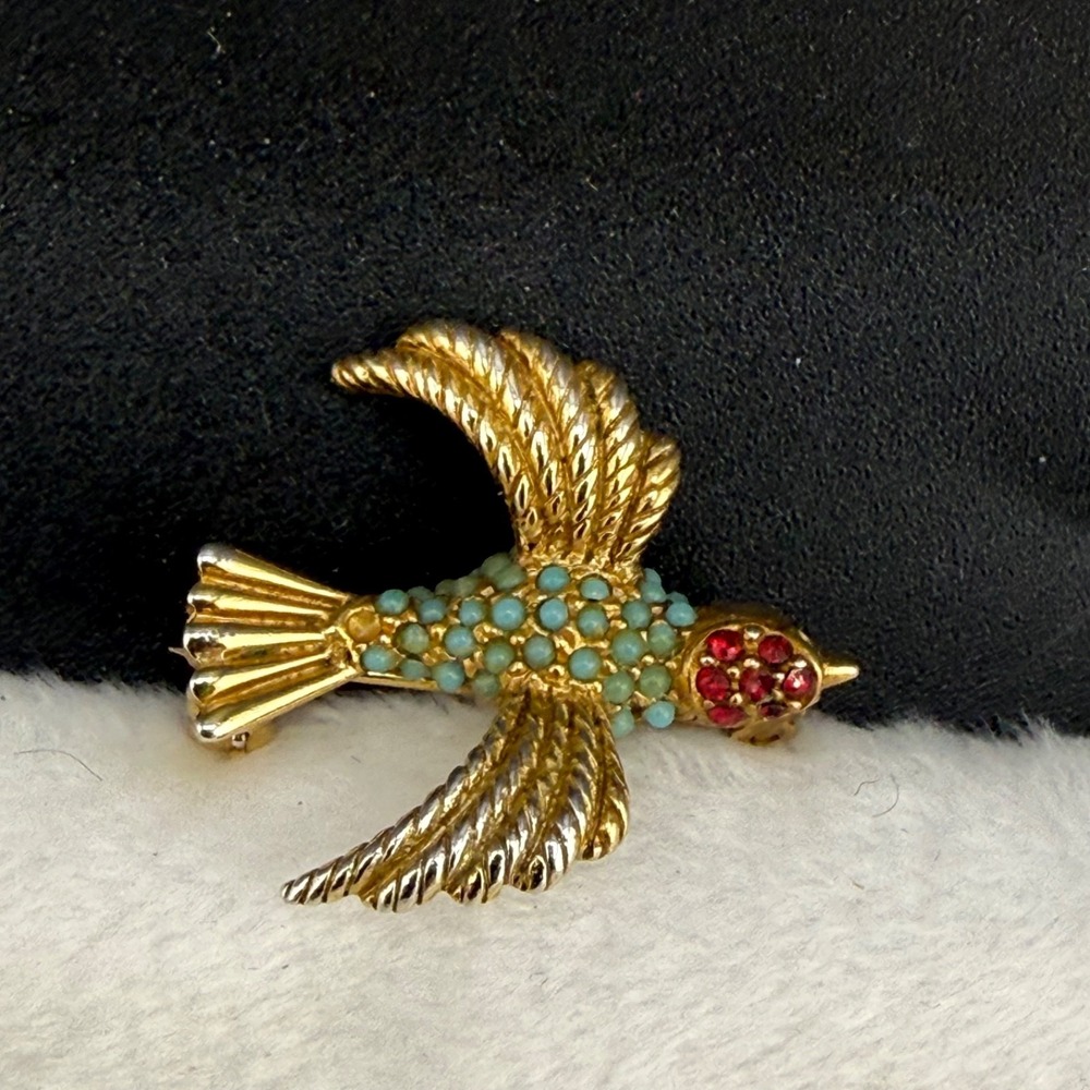 Vintage Ciner Bird Brooch Gold Tone Bead Rhinestone Signed - Picture 2 of 10
